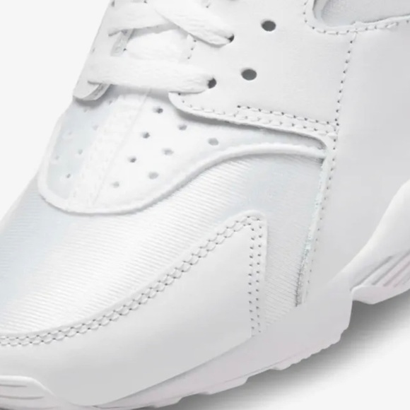womens nike air huarache running shoes white